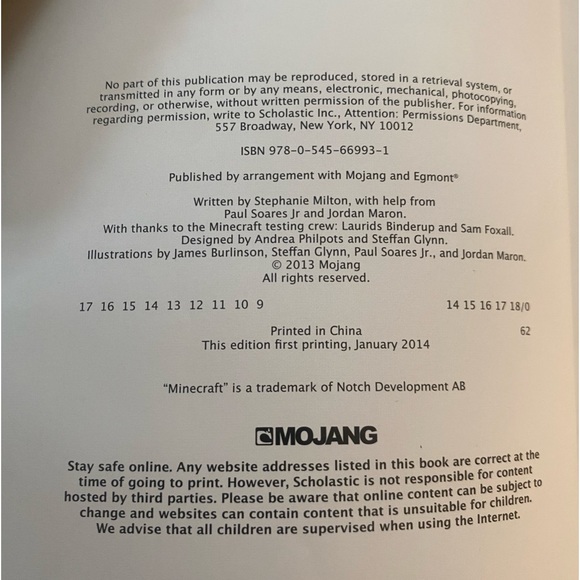 ⭐️ Minecraft⭐️Essential Handbook: An Official Mojang Book - Picture 4 of 6